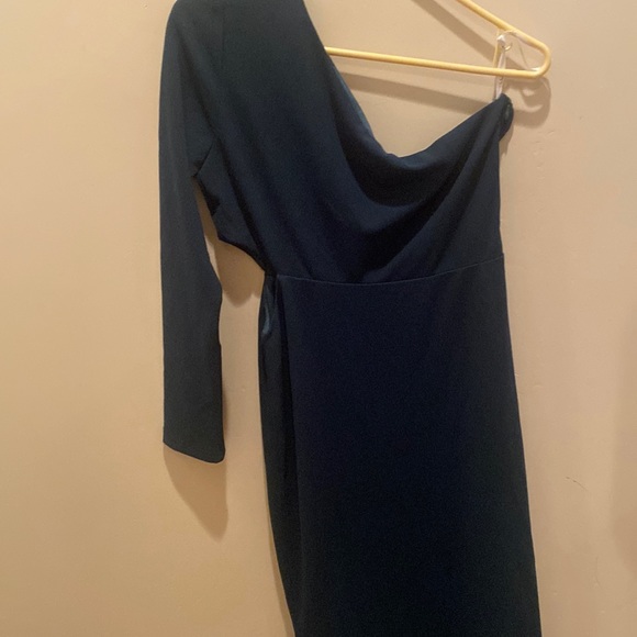 emerald green long sleeved dress - Picture 3 of 4